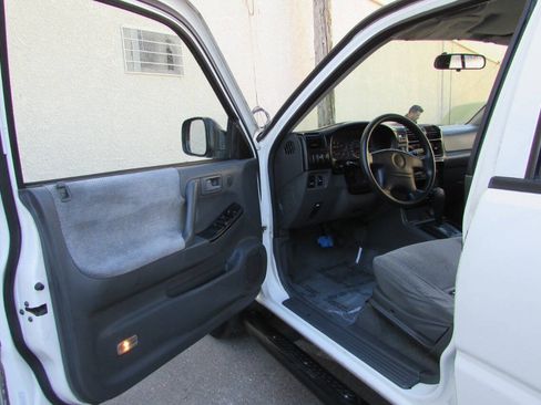 Used 1999 Isuzu Rodeo LS RWD image 21