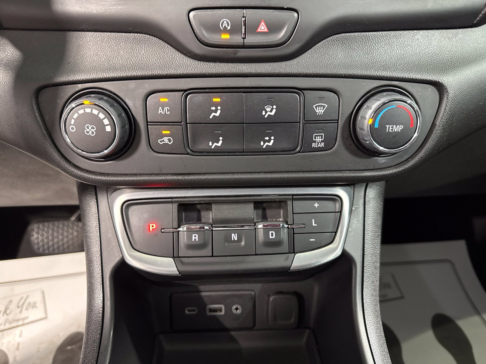 Used 2024 GMC Terrain SLE FWD image 25