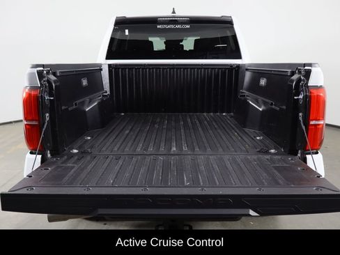 Used 2025 Toyota Tacoma SR5 RWD image 10