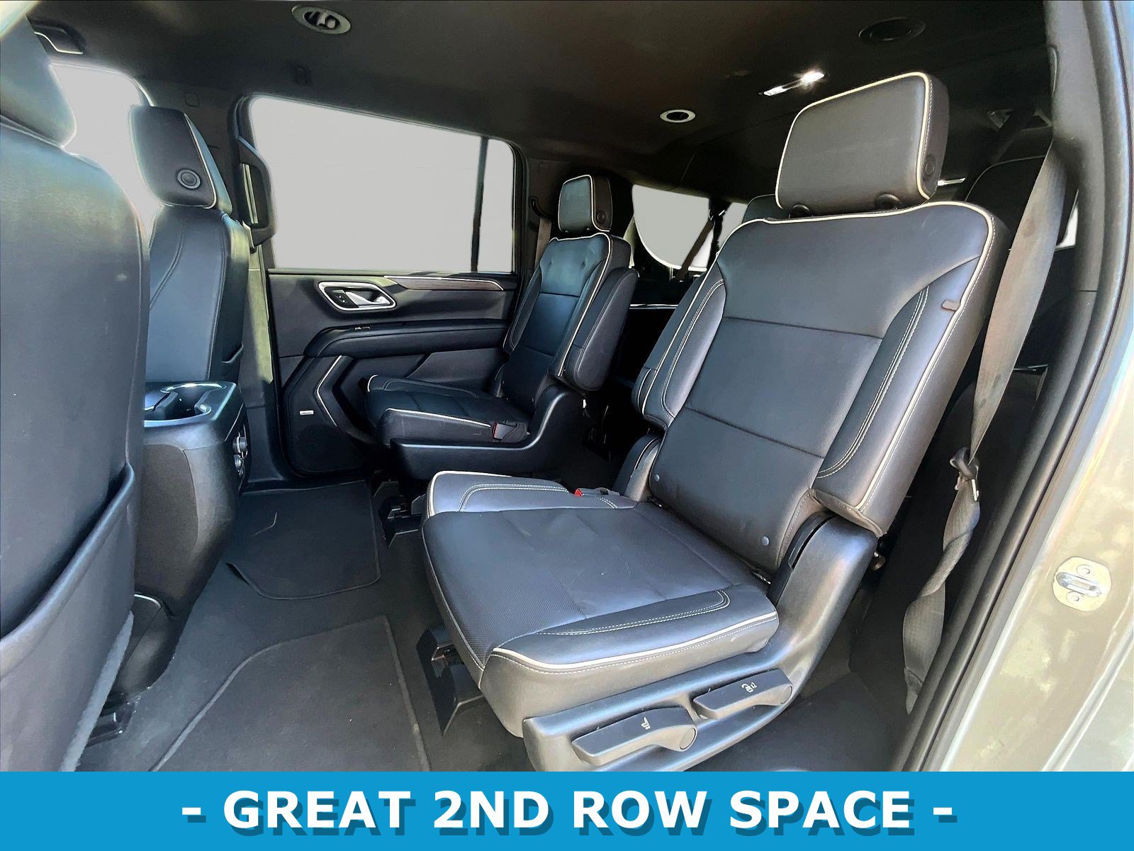 Used 2023 Chevrolet Suburban Premier AWD/4WD image 22