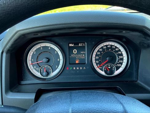 Used 2017 RAM 1500 Express AWD/4WD image 16