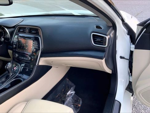 Used 2022 Nissan Maxima Platinum w/ Sport Mat Group image 18
