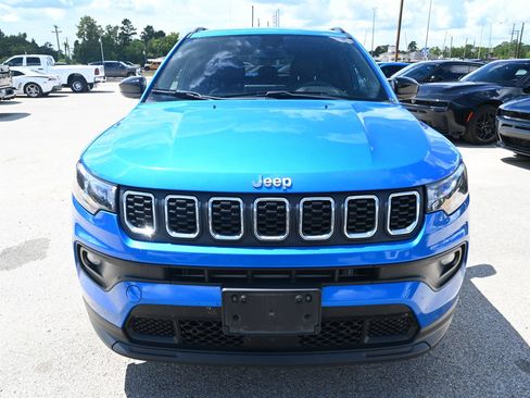 Used 2024 Jeep Compass Latitude AWD/4WD image 6