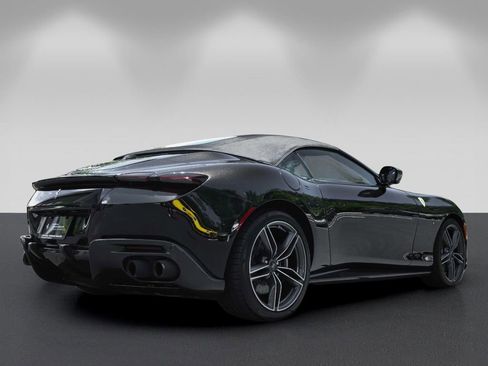 Certified 2024 Ferrari Roma Spider RWD image 10