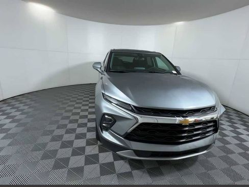 Certified 2025 Chevrolet Blazer LT AWD/4WD image 2