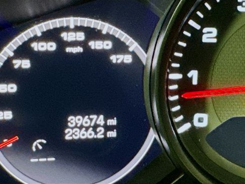 Used 2023 Porsche Cayenne AWD/4WD image 14