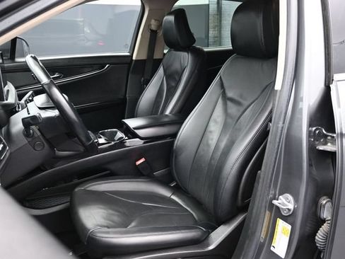Used 2023 Lincoln Nautilus Reserve FWD image 9
