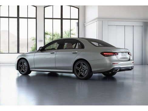 Certified 2022 Mercedes-Benz E 350 4MATIC Sedan image 31