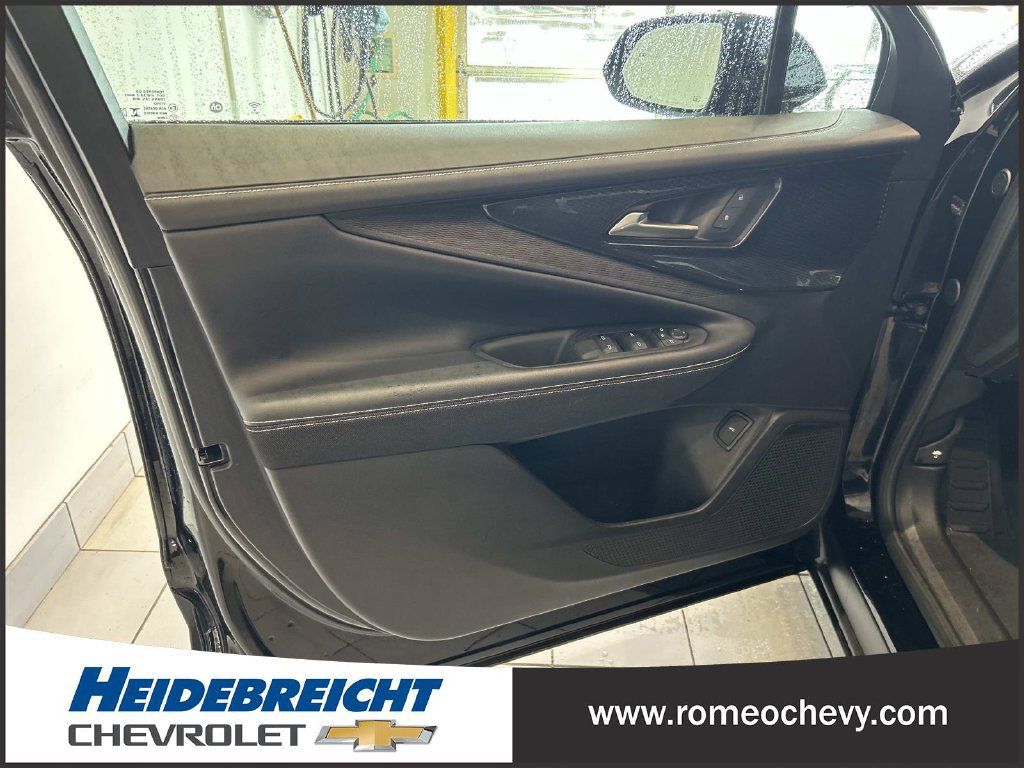 Used 2024 Chevrolet Blazer EV LT AWD/4WD image 10
