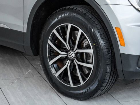 Used 2021 Volkswagen Tiguan SE R-Line image 61