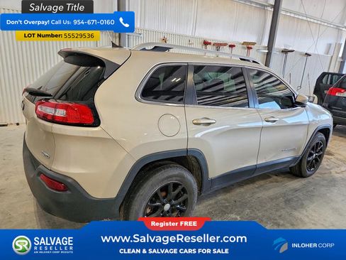 Used 2014 Jeep Cherokee Latitude w/ Cold Weather Group AWD/4WD image 4