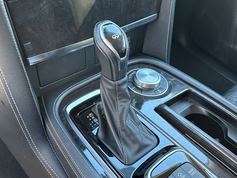 Used 2024 INFINITI QX80 Luxe image 16