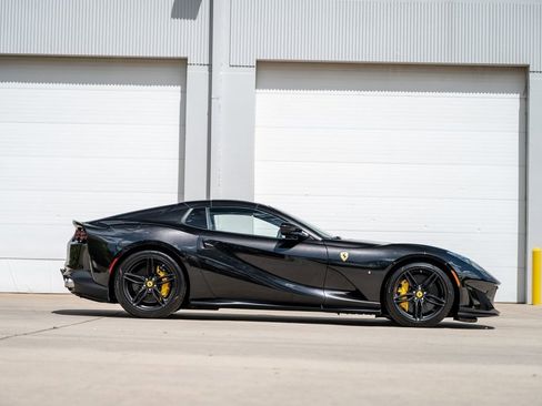Used 2022 Ferrari 812 GTS RWD image 9