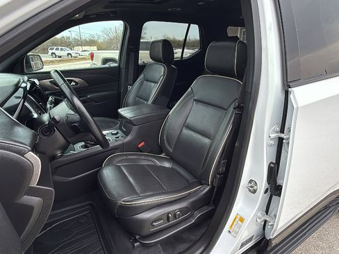 Used 2023 Chevrolet Traverse Premier w/ Redline Edition image 13