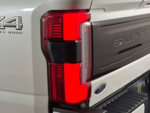 Used 2025 Ford F350 Platinum AWD/4WD image 15