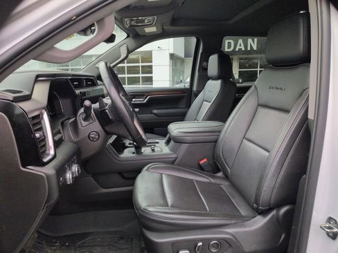 Used 2024 GMC Sierra 1500 Denali w/ Denali Reserve Package AWD/4WD image 12