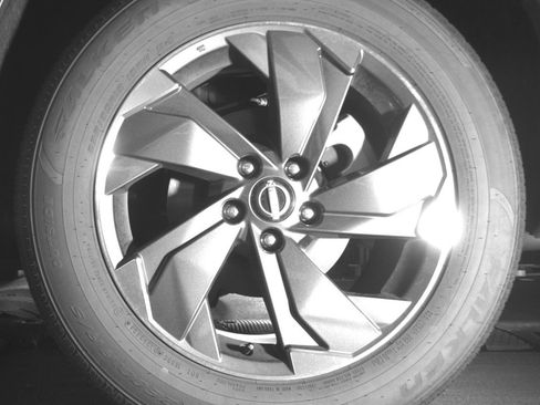 Used 2025 Nissan Rogue SV FWD image 14