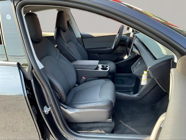 Used 2026 Tesla Model Y 2WD image 29