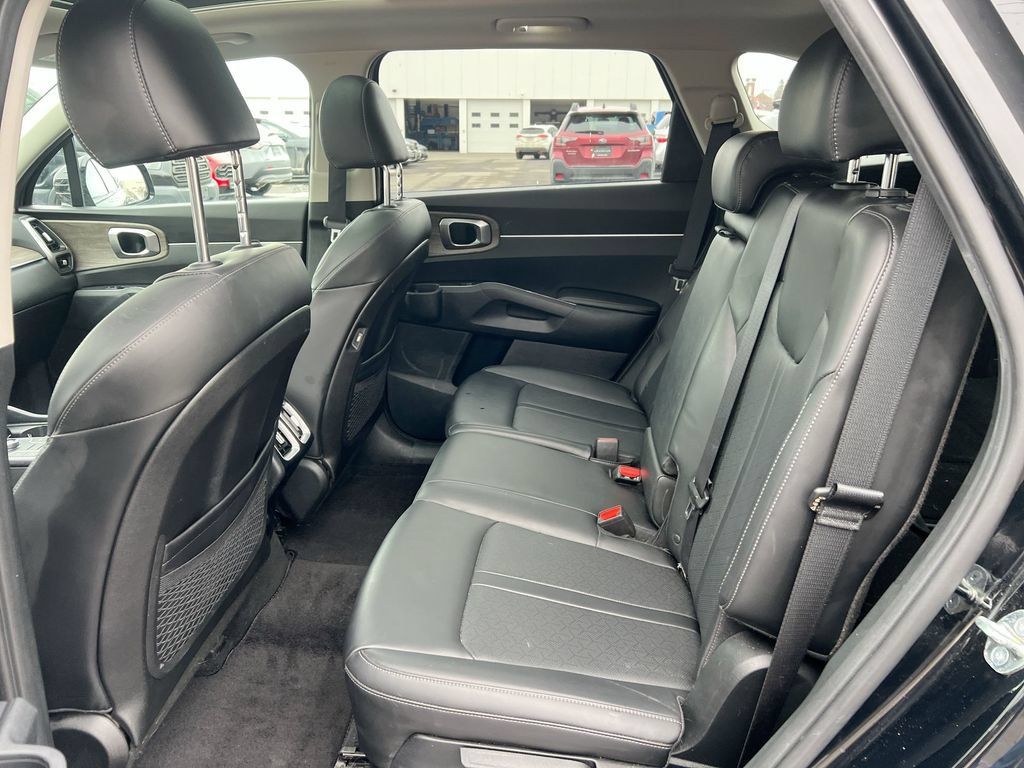 Used 2023 Kia Sorento S w/ Panoramic Sunroof Package AWD/4WD image 24