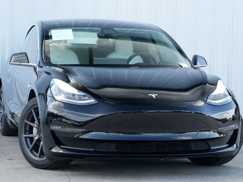 Used 2020 Tesla Model 3 Long Range image 4