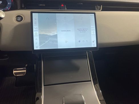 Used 2025 Land Rover Range Rover Evoque Dynamic SE image 16