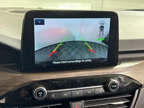 Used 2020 Ford Escape Titanium image 25