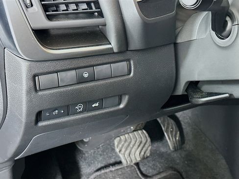 Used 2026 Nissan Rogue SV FWD image 17