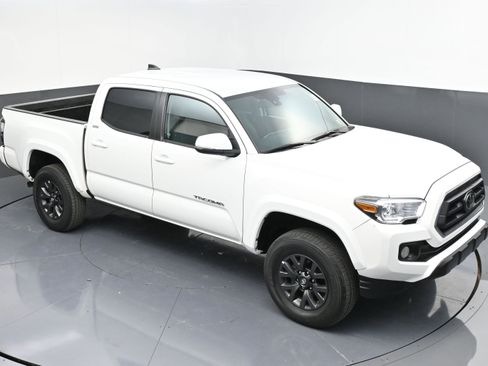 Used 2023 Toyota Tacoma SR5 w/ Technology Package image 43