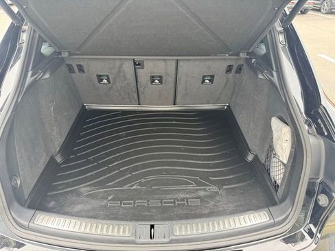 Used 2023 Porsche Macan AWD/4WD image 42