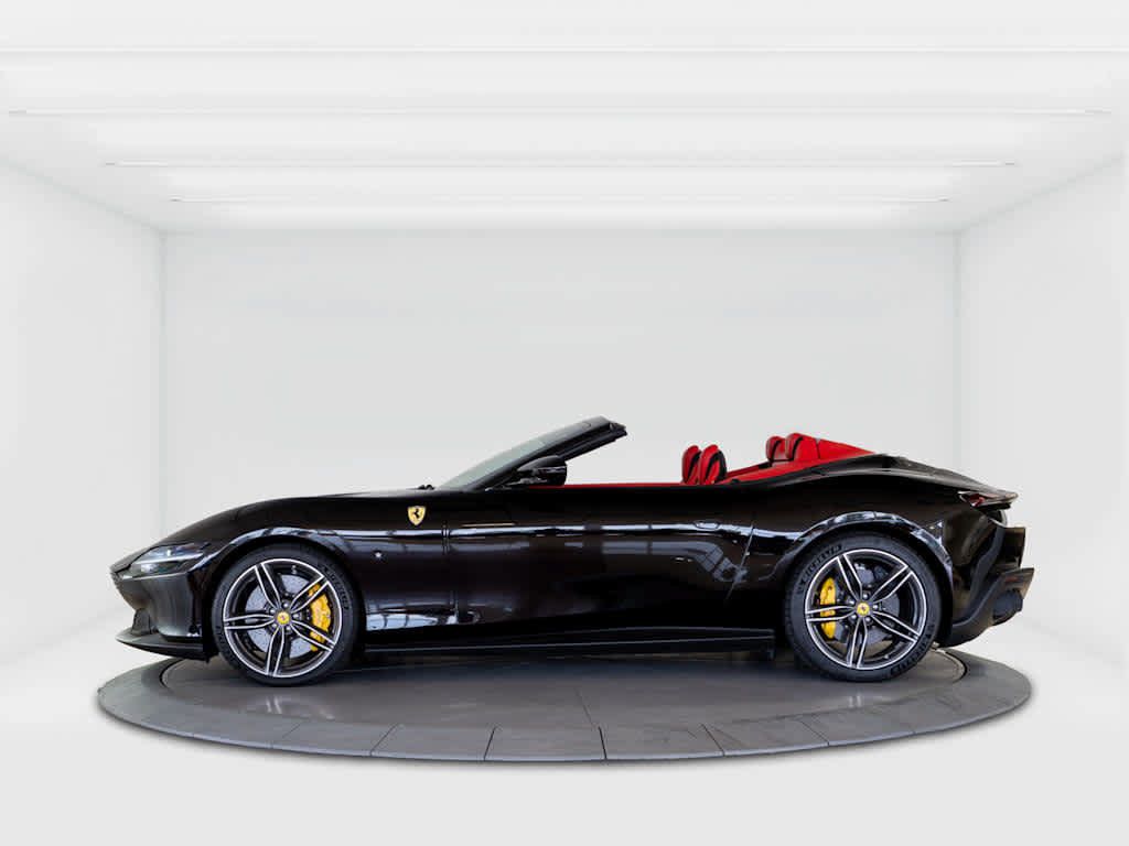 Used 2025 Ferrari Roma Spider RWD image 2