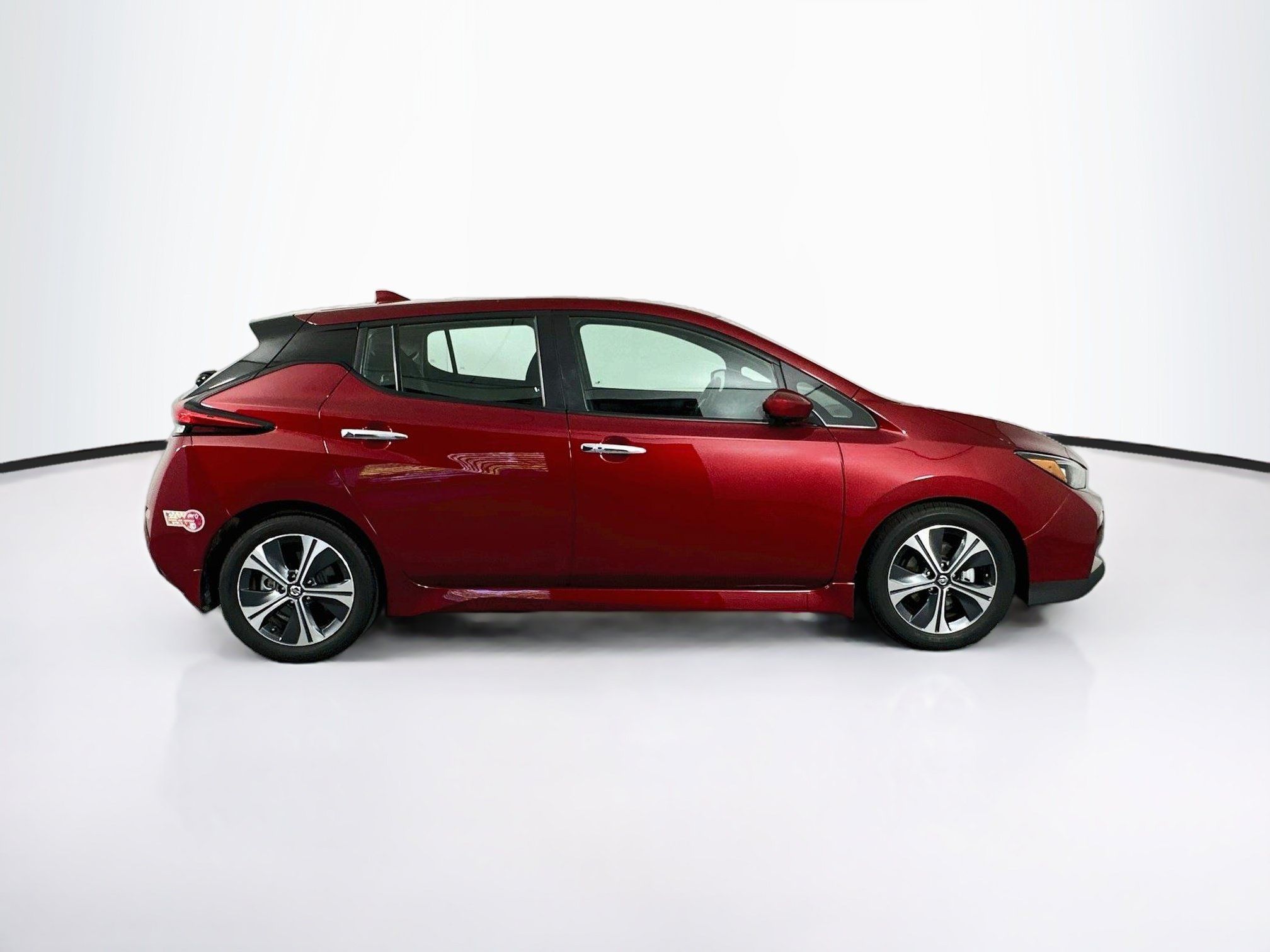 Used 2021 Nissan Leaf SV w/ SV Technology Package FWD image 10