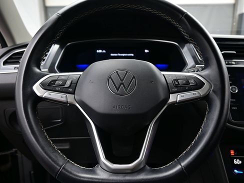 Used 2022 Volkswagen Tiguan SE AWD/4WD image 25