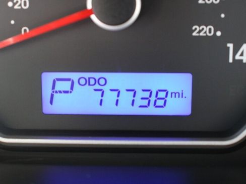 Used 2010 Hyundai Elantra GLS FWD image 7