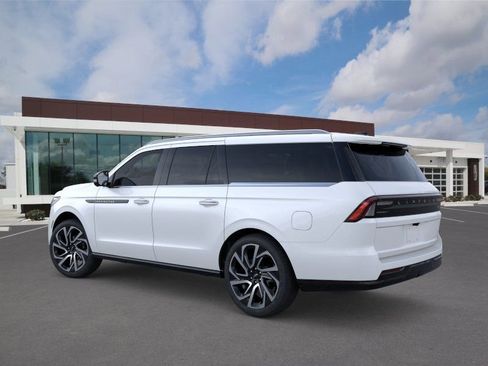 New 2026 Lincoln Navigator L Black Label AWD/4WD image 4