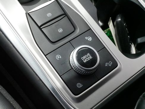 Used 2020 Ford Explorer Platinum w/ Premium Technology Package AWD/4WD image 25