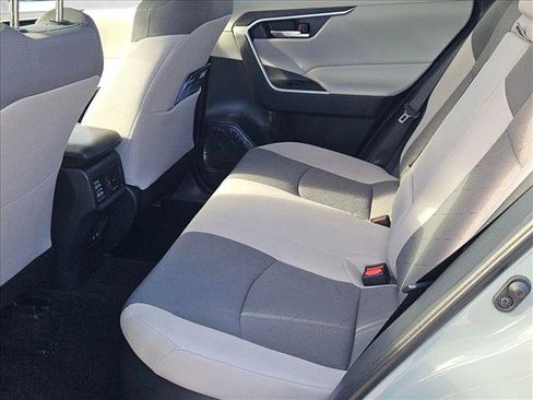 Used 2020 Toyota RAV4 XLE image 17