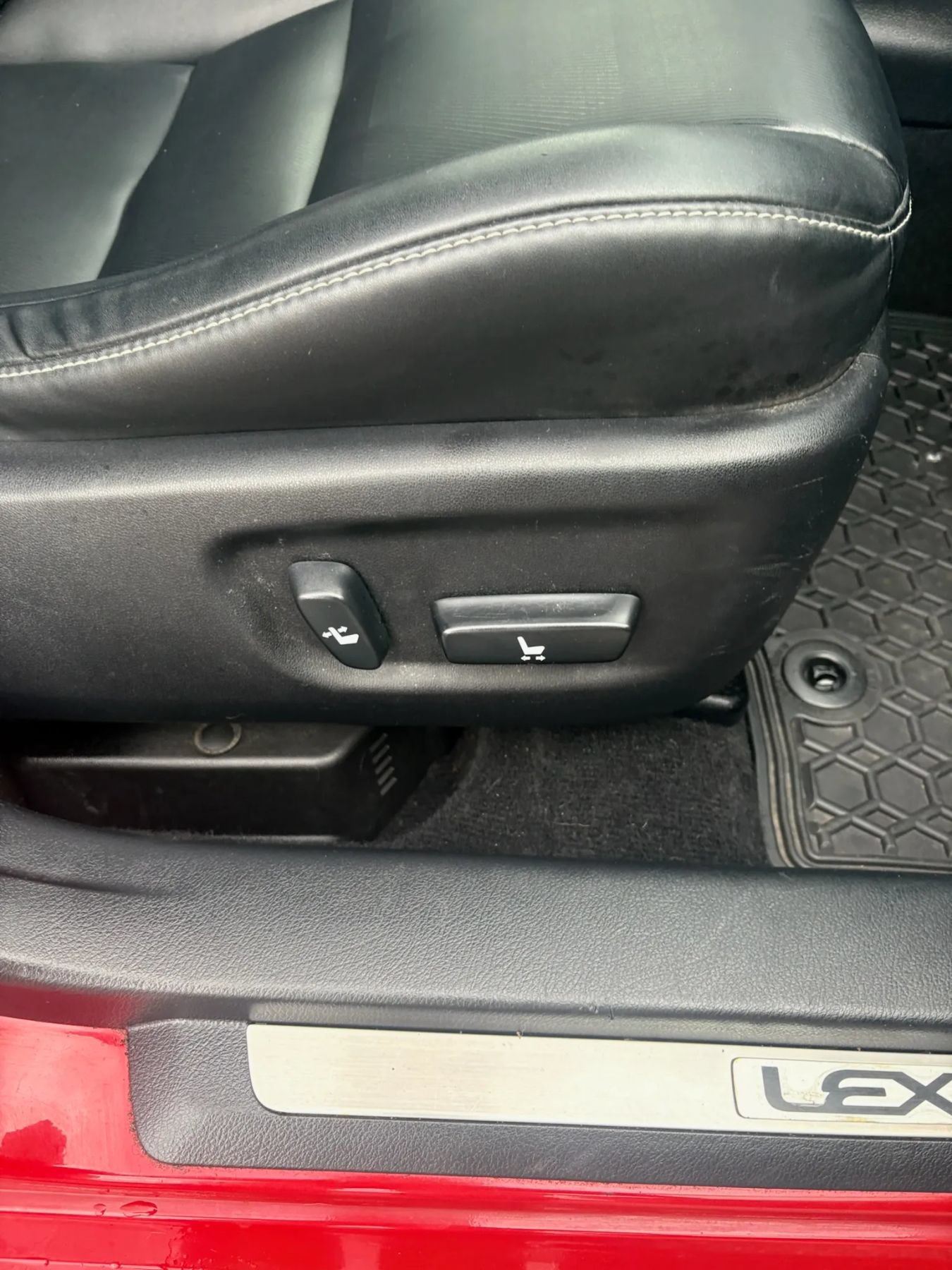 Used 2014 Lexus CT 200h w/ F Sport w/Nuluxe Interior FWD image 26