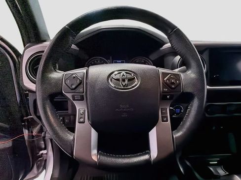 Used 2019 Toyota Tacoma Limited AWD/4WD image 9