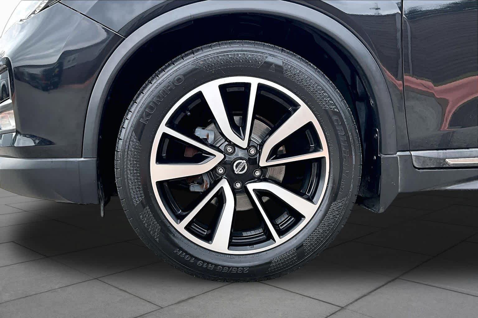 Used 2020 Nissan Rogue SL w/ Premium Package FWD image 11
