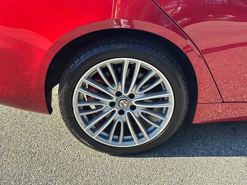 Used 2018 Alfa Romeo Giulia Ti w/ Quick Order Package 22X Lusso image 17