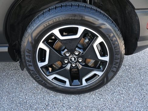 Used 2022 Ford Bronco Sport Outer Banks w/ Tech Package AWD/4WD image 9