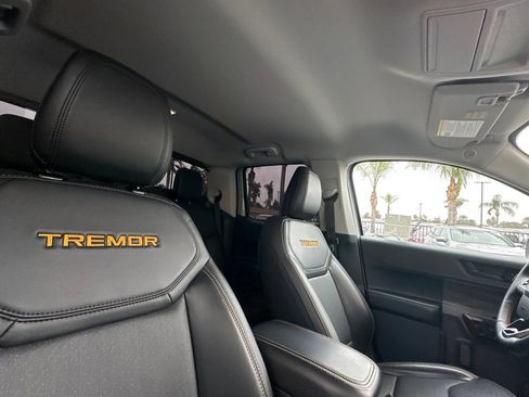Used 2025 Ford Maverick Tremor image 17