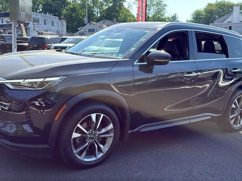 Used 2024 INFINITI QX60 Luxe AWD/4WD image 3