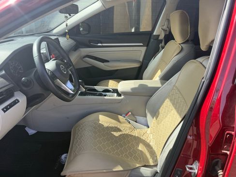 Used 2021 Nissan Altima 2.5 SV w/ SV Premium Package FWD image 13