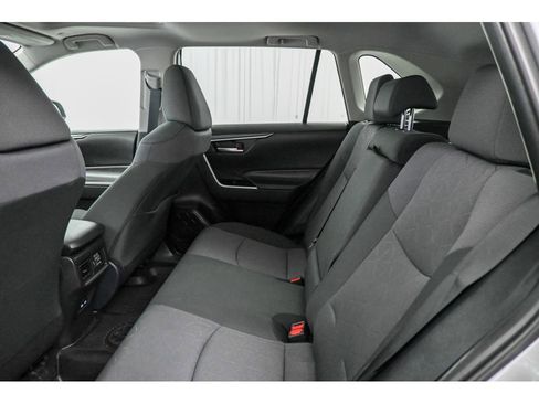 Used 2025 Toyota RAV4 XLE image 42