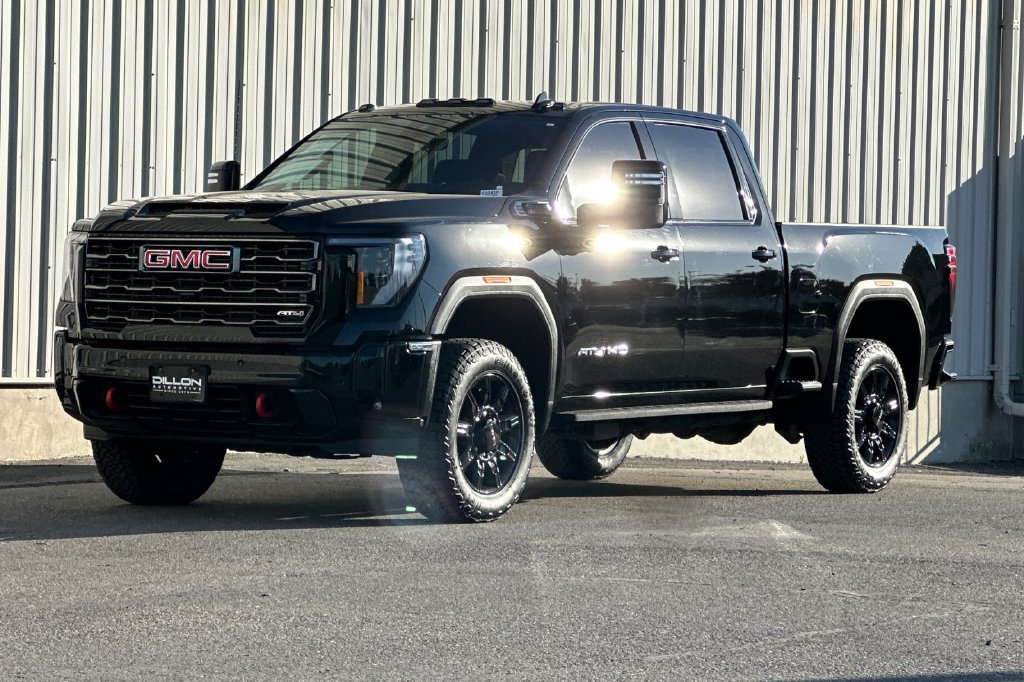 Used 2025 GMC Sierra 2500 AT4 w/ AT4 Premium Plus Package AWD/4WD image 11