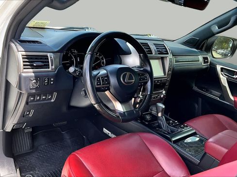 Used 2020 Lexus GX 460 Luxury w/ Accessory Package AWD/4WD image 18