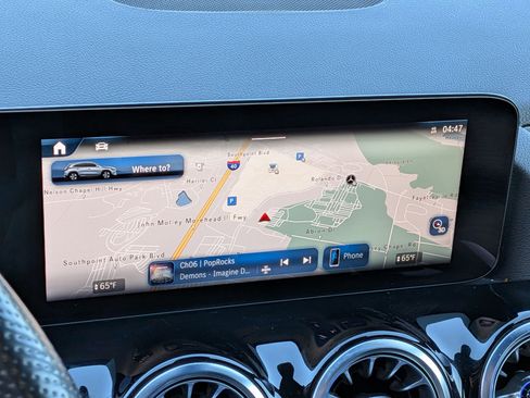 Used 2025 Mercedes-Benz GLA 250 image 25