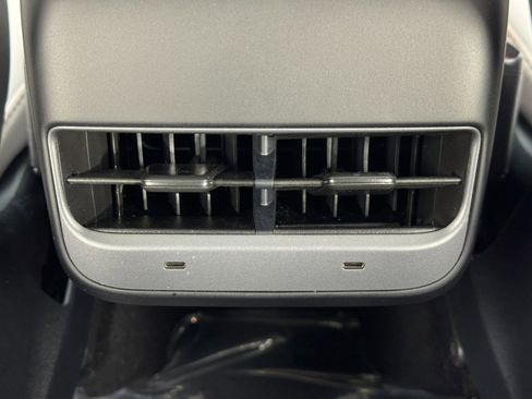 Used 2023 Tesla Model Y Long Range image 34