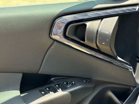 Used 2025 BMW X3 xDrive30i w/ Convenience Package image 15